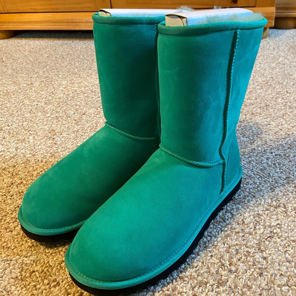 Ugg Australia boots with original box and packing